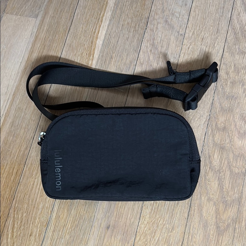 NWOT Lululemon Athletica Black Everywhere Belt Bag 1L